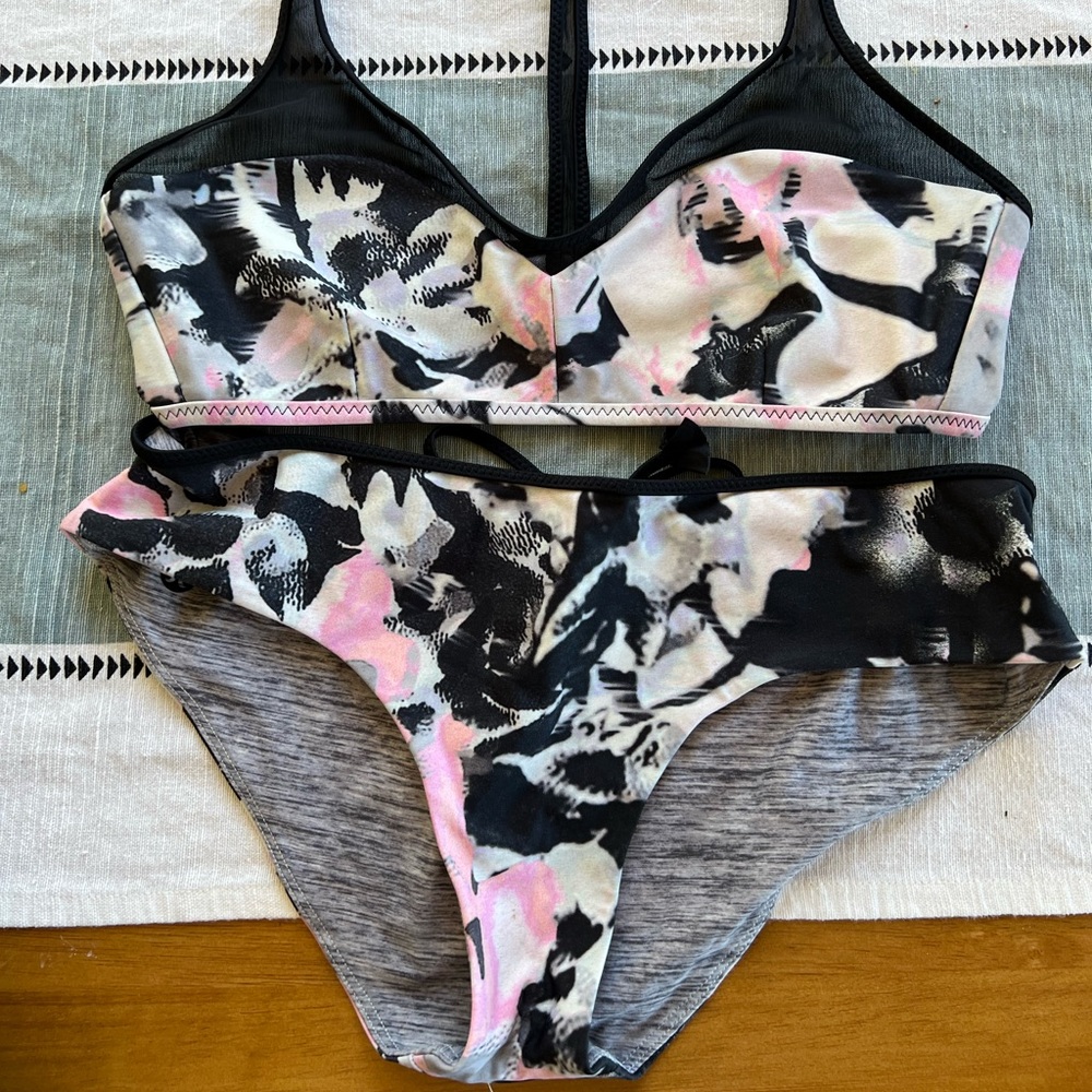 Lululemon ✨ Reversible Sport Two Piece Swimsuit